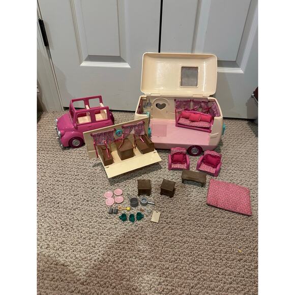 Target Lil Woodzeez camper set with car - Picture 2 of 5